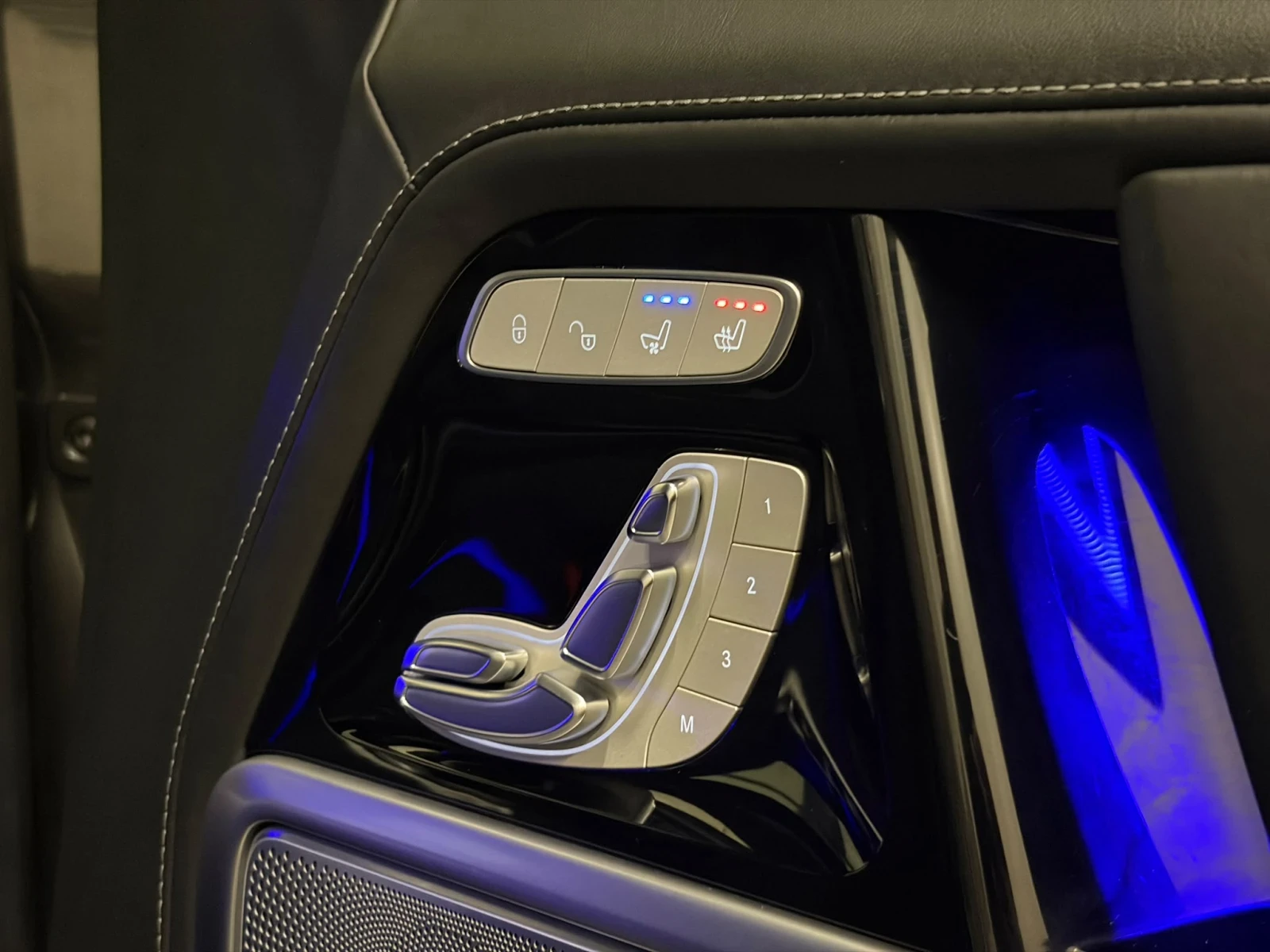Mercedes-Benz G 500 AMG-PACKET DESIGNO BURMESTER FULL GERMANY, снимка 14 - Автомобили и джипове - 55830116