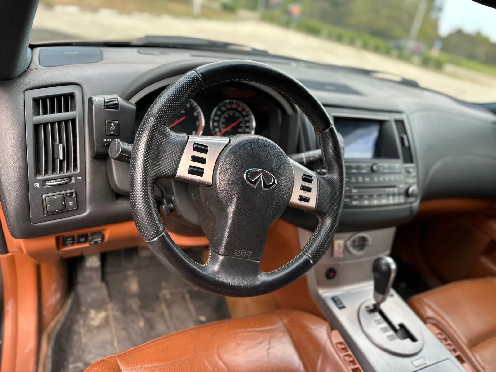 Infiniti Fx 35, снимка 5 - Автомобили и джипове - 55933739