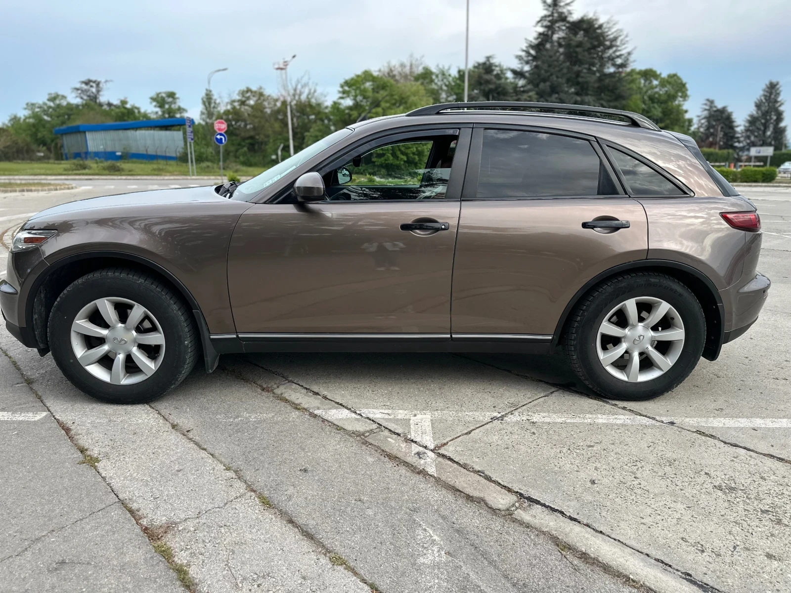 Infiniti Fx 35, снимка 3 - Автомобили и джипове - 55933739