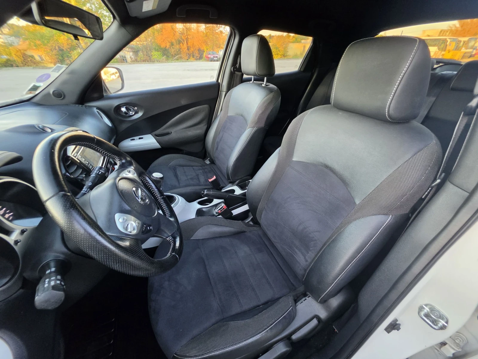 Nissan Juke 1.2i DIG-T, снимка 11 - Автомобили и джипове - 56600528