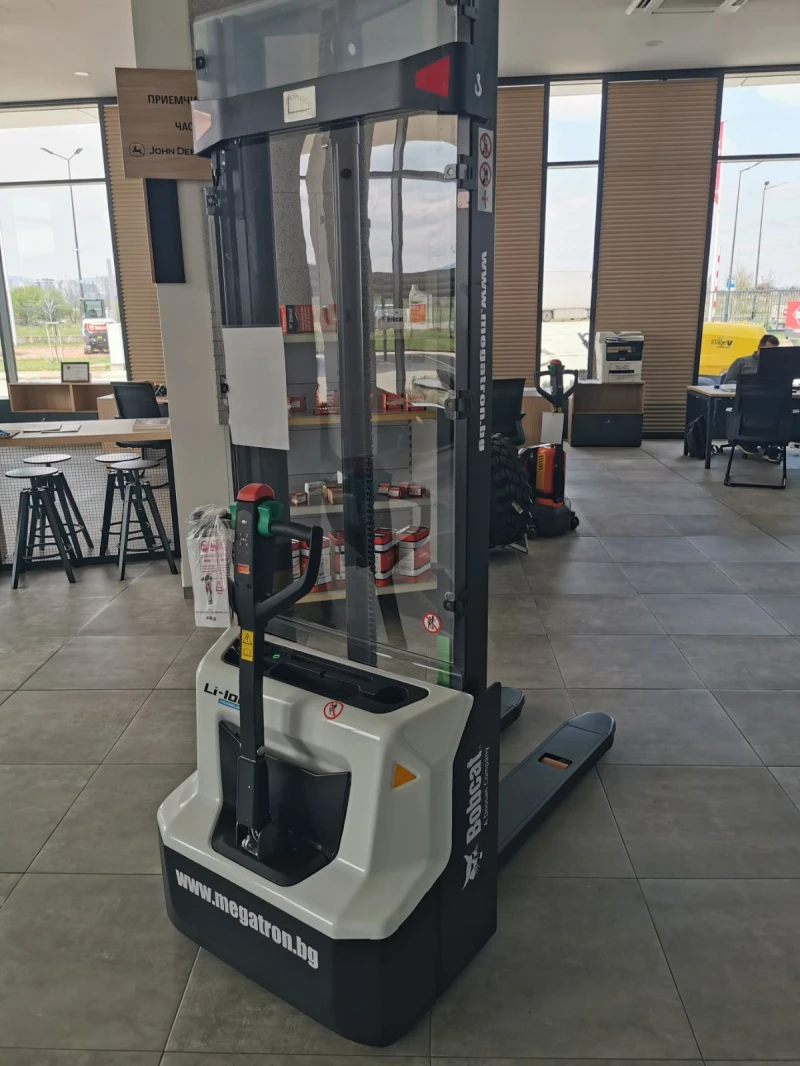 Електрокар Bobcat Стакер LSM12N, снимка 5 - Индустриална техника - 49811523