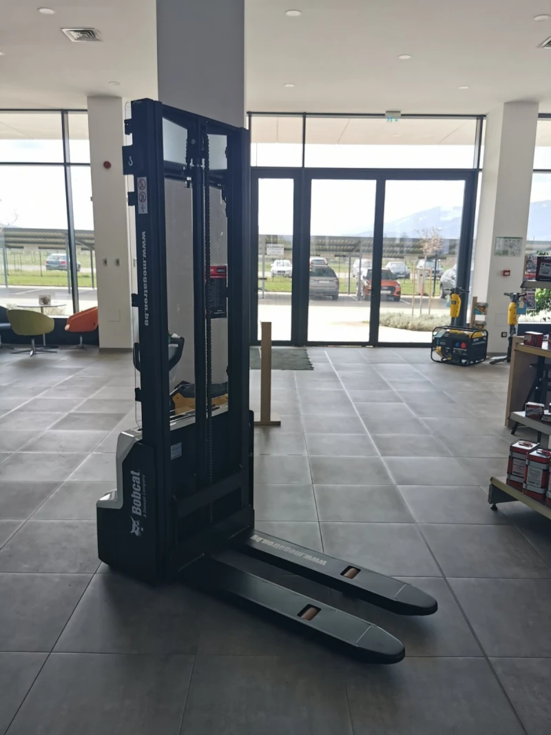Електрокар Bobcat Стакер LSM12N, снимка 3 - Индустриална техника - 49811523