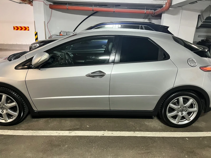 Honda Civic 1.8i VTEC, снимка 9 - Автомобили и джипове - 47173848