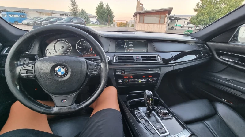 BMW 750 750d Xdrive, снимка 12 - Автомобили и джипове - 47927965