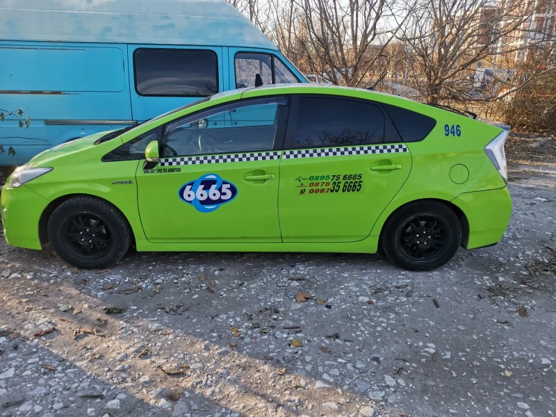 Toyota Prius, снимка 7 - Автомобили и джипове - 48202229