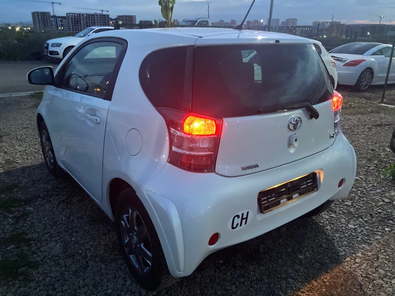 Toyota IQ 1.0Autimat, снимка 6 - Автомобили и джипове - 52463382