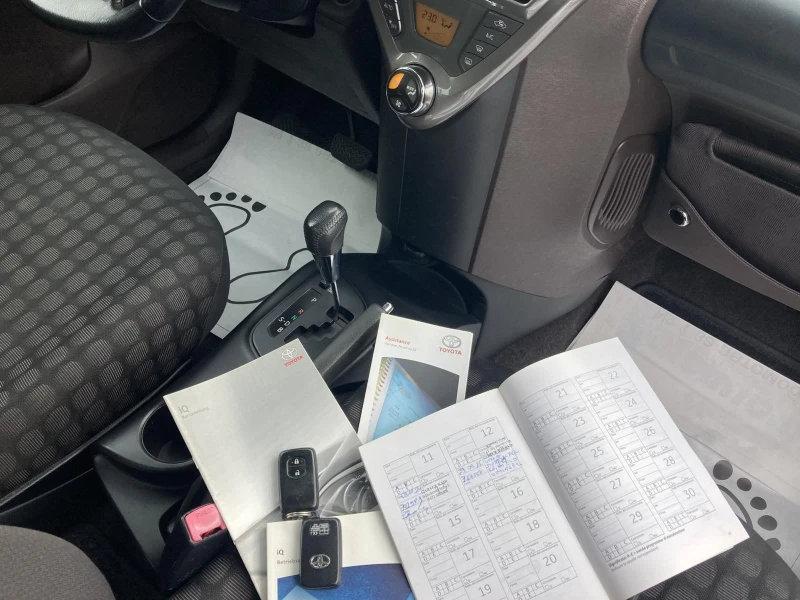 Toyota IQ 1.0Autimat, снимка 14 - Автомобили и джипове - 52463382