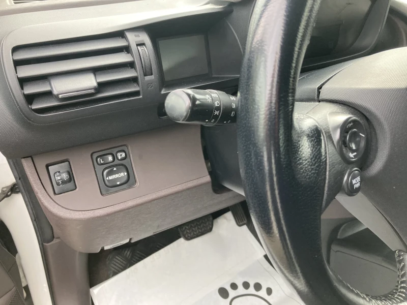 Toyota IQ 1.0Autimat, снимка 16 - Автомобили и джипове - 52463382