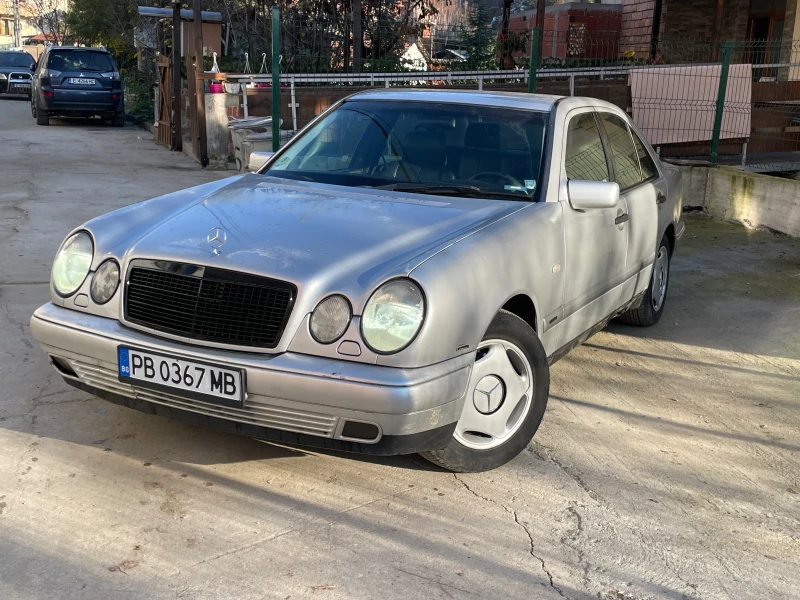 Mercedes-Benz E 220 Automatik OM611 , снимка 6 - Автомобили и джипове - 52752649