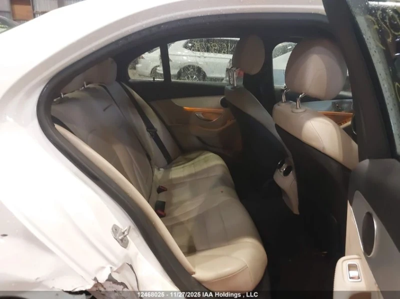 Mercedes-Benz C 300 AMG* 4MATIC* Памет* Панорама, снимка 9 - Автомобили и джипове - 52773344