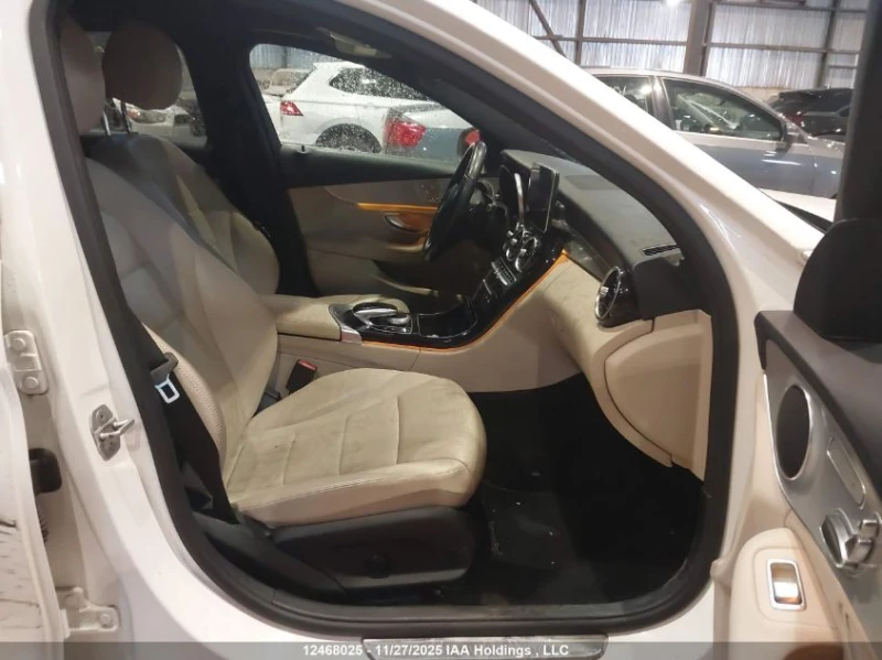 Mercedes-Benz C 300 AMG* 4MATIC* Памет* Панорама, снимка 8 - Автомобили и джипове - 52773344