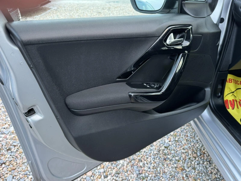 Peugeot 208 1.6E HDI, снимка 11 - Автомобили и джипове - 53191277