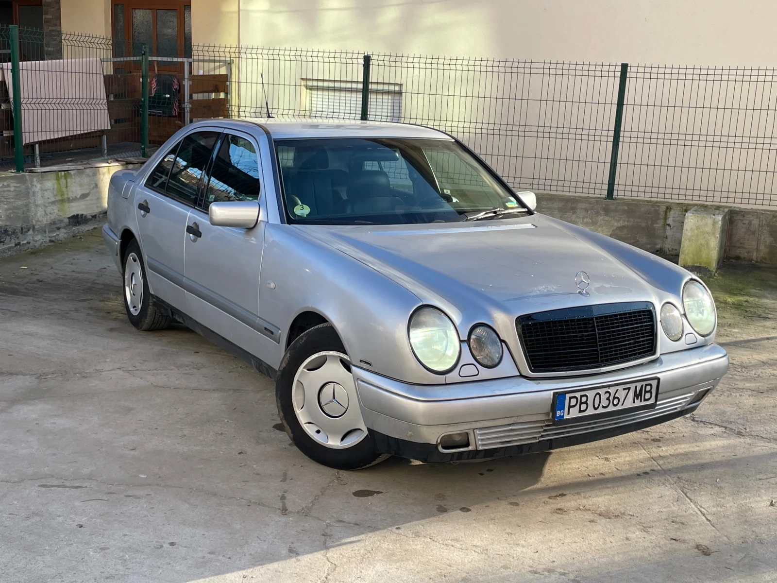 Mercedes-Benz E 220 Automatik OM611 , снимка 1