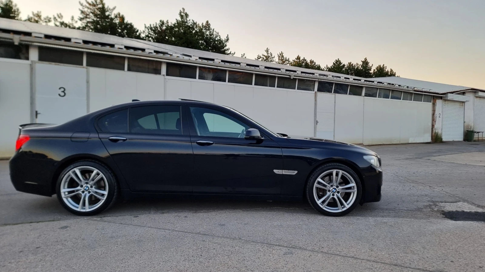 BMW 750 750d Xdrive - изображение 5