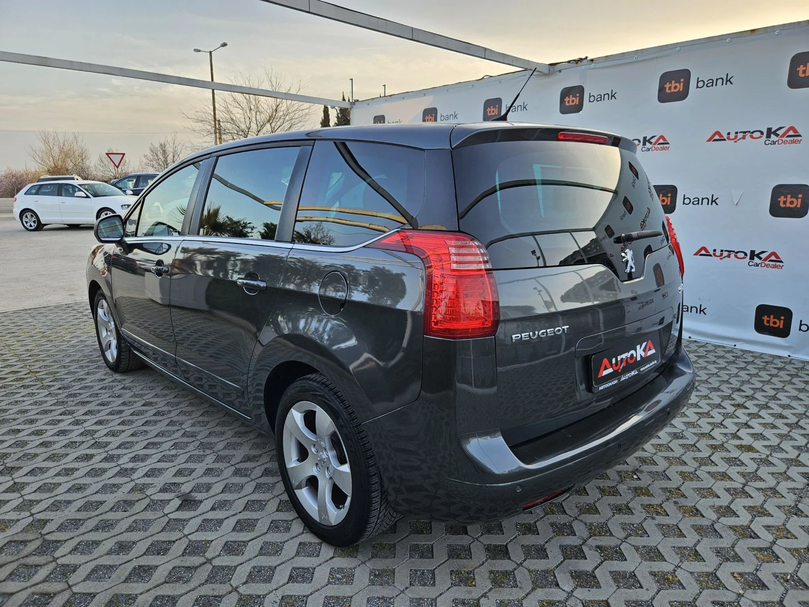 Peugeot 5008 1.6i-120кс= ГАЗ* LANDI RENZO= 7МЕСТА= ПАНОРАМА - изображение 5