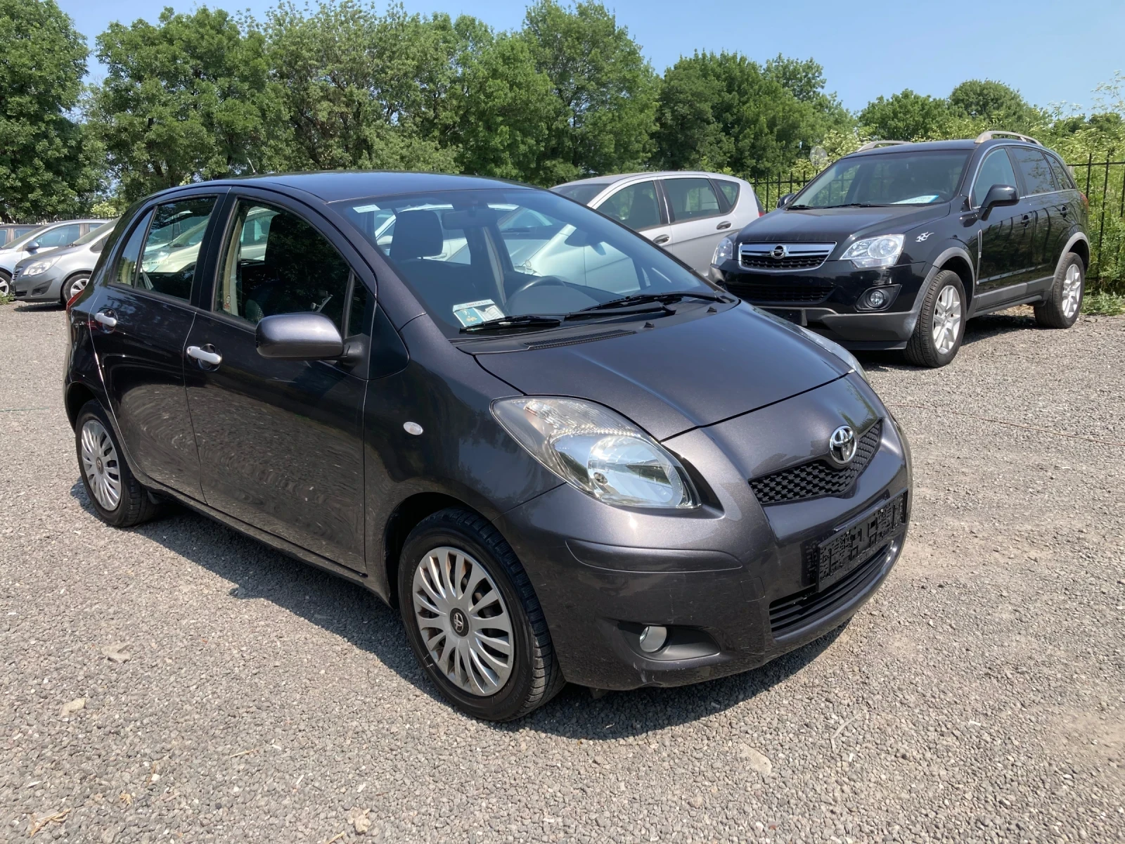 Toyota Yaris 1.3VVT-I - изображение 2