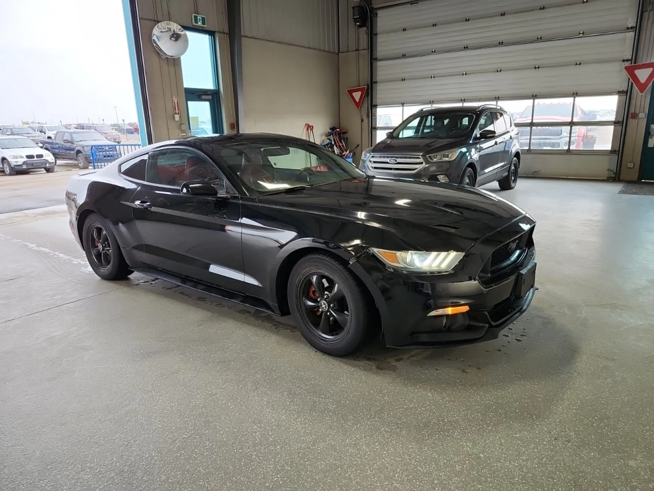 Ford Mustang * CARFAX * АВТО КРЕДИТ * ЦЕНА ДО БГ! - изображение 3