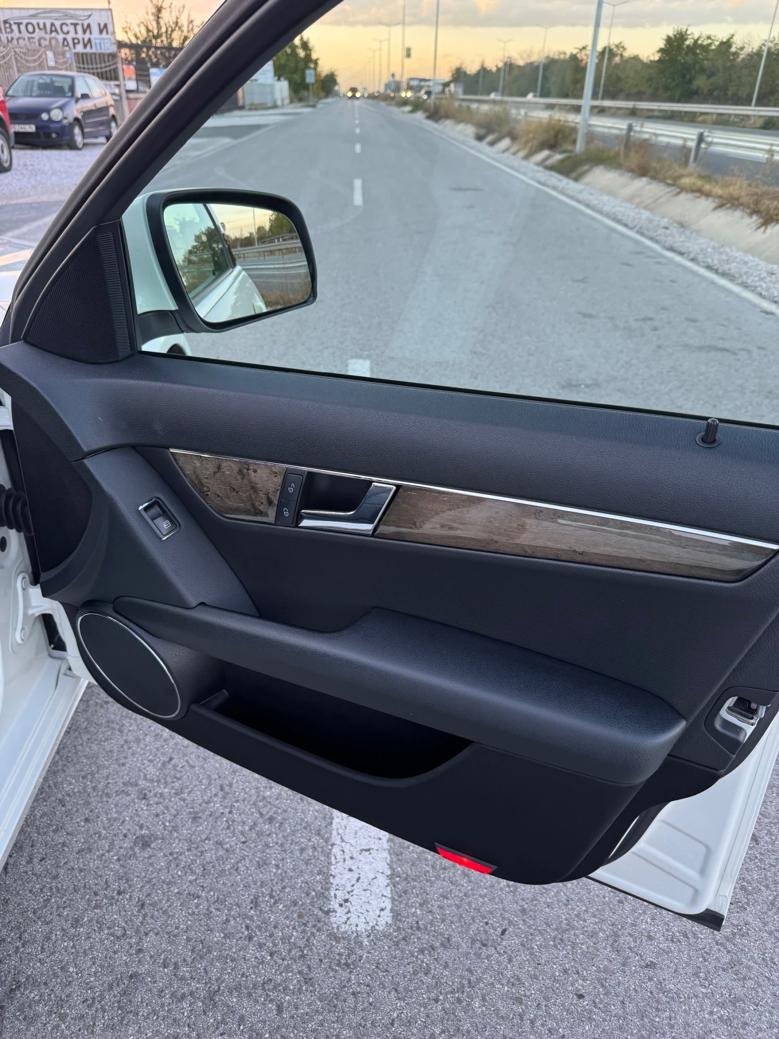 Mercedes-Benz C 180 FULL | Mobile.bg — изображение 8