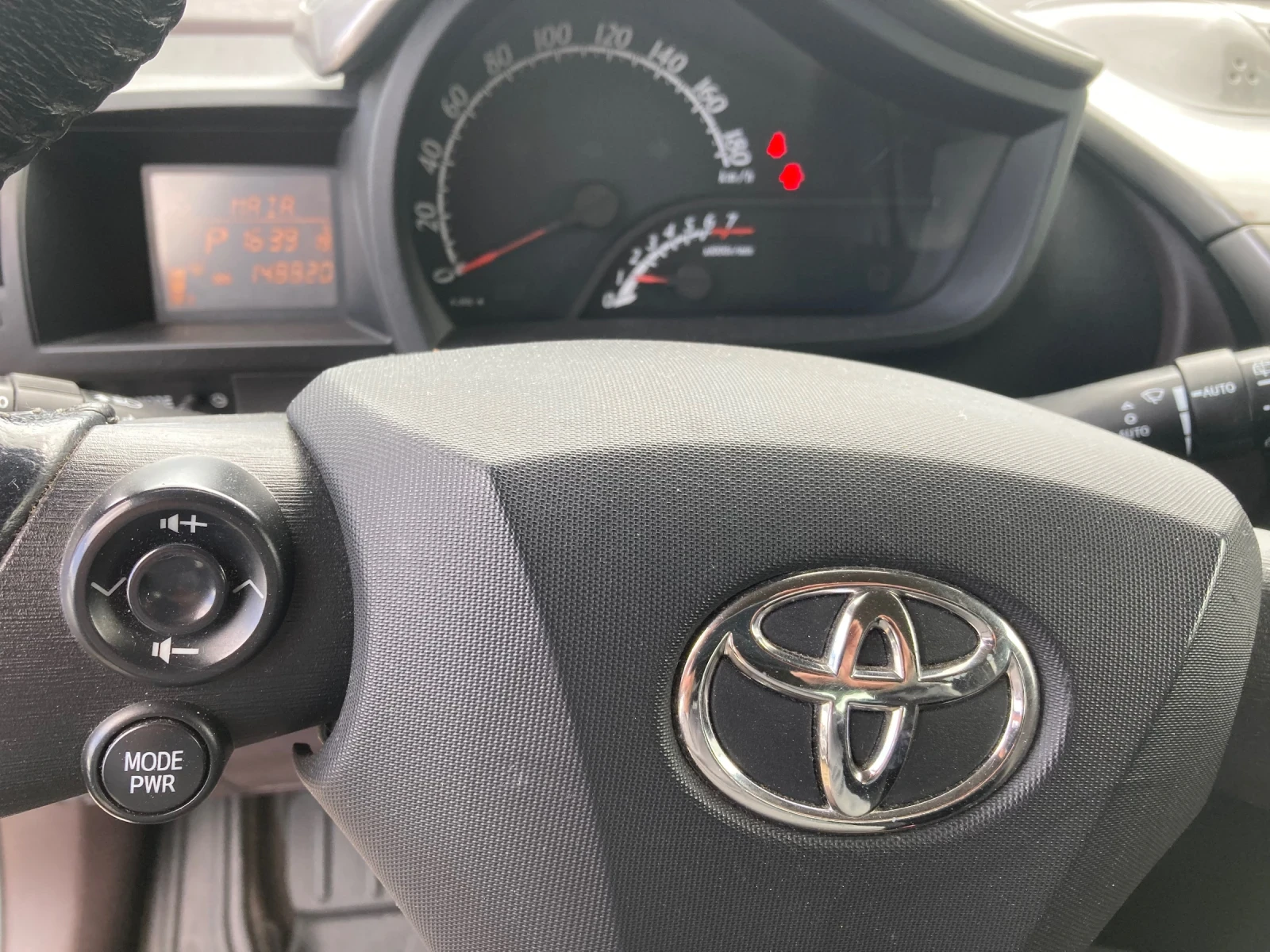 Toyota IQ 1.0Autimat, снимка 14 - Автомобили и джипове - 52463382