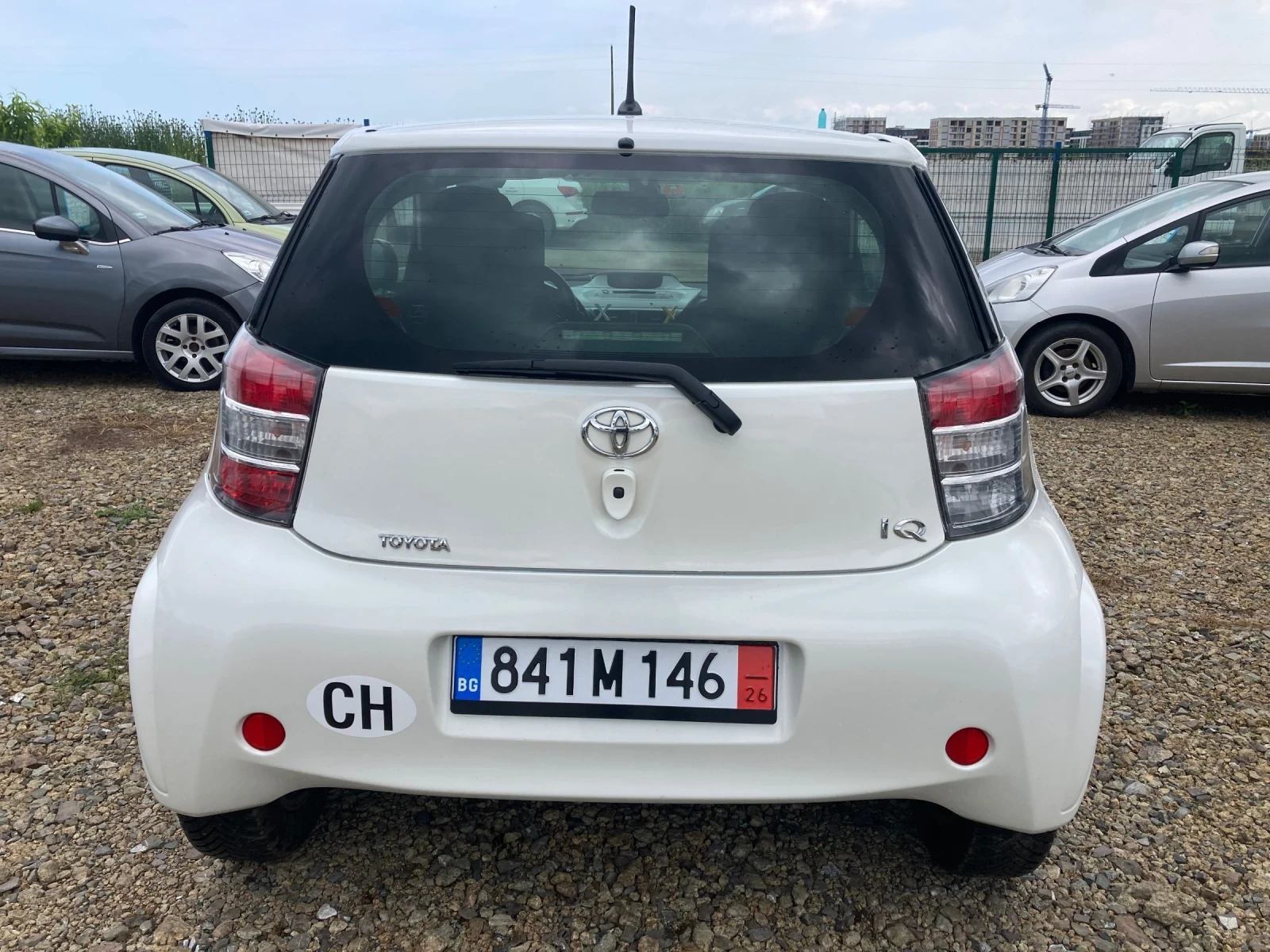 Toyota IQ 1.0Autimat, снимка 4 - Автомобили и джипове - 52463382