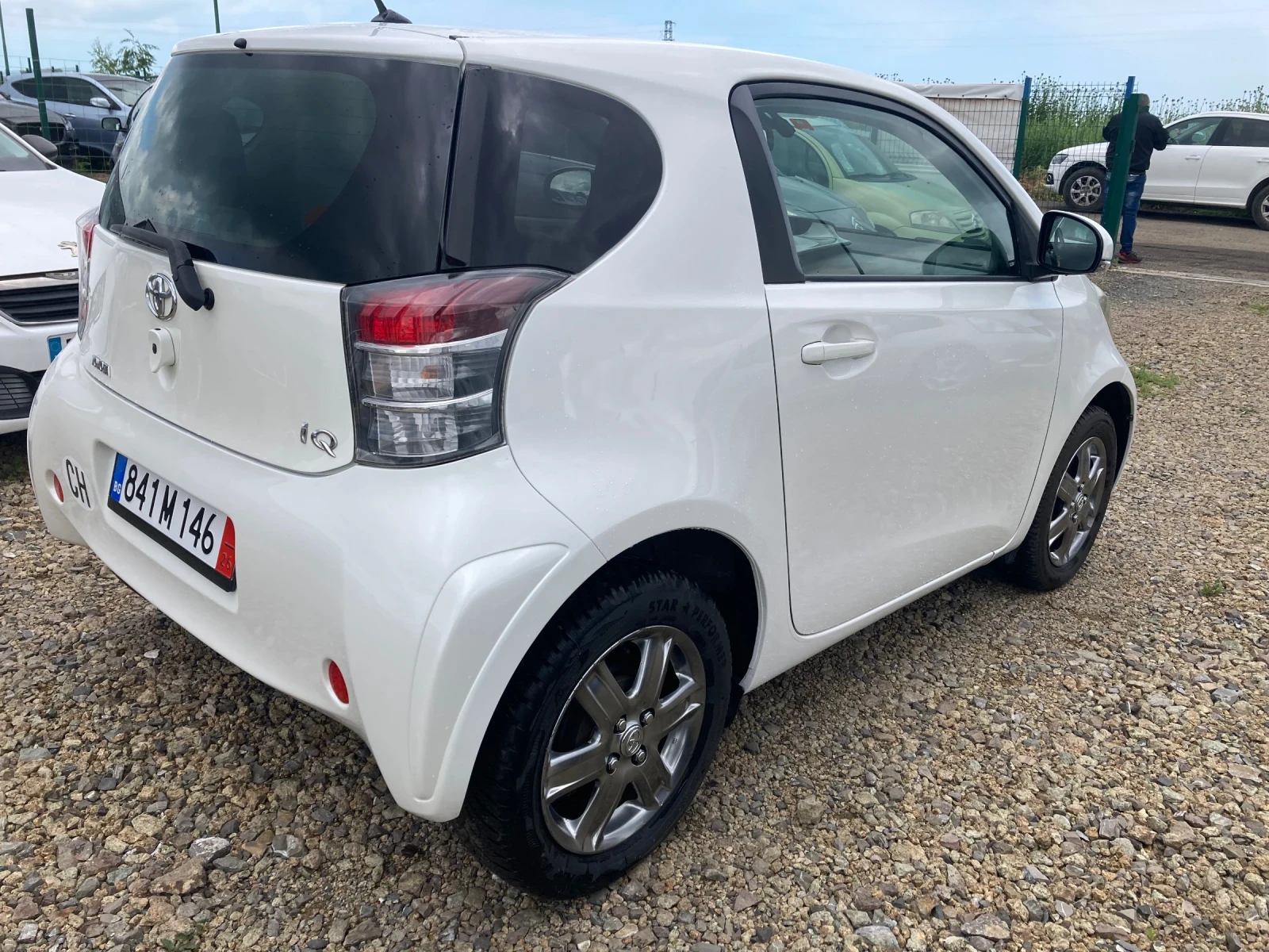 Toyota IQ 1.0Autimat, снимка 5 - Автомобили и джипове - 52463382