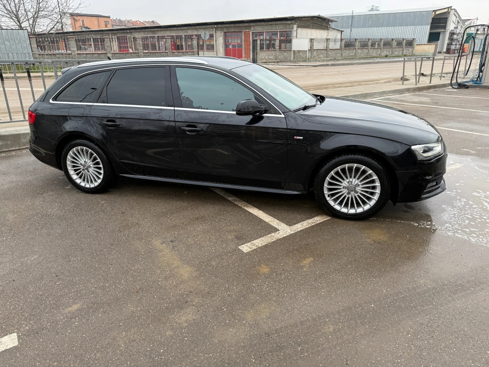 Audi A4 2.0 TDI 177 к.с. S-line Quattro Stronik - изображение 5