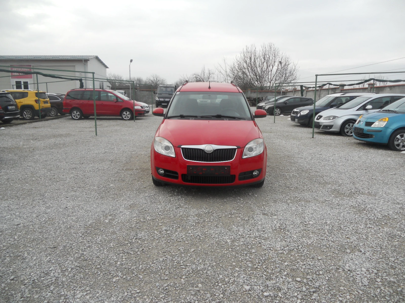 Skoda Roomster 1.2i ЛИЗИНГ!!! РЕАЛНИ КИЛОМЕТРИ+ СЕРВИЗНИ ДОКУМЕНТ - изображение 2