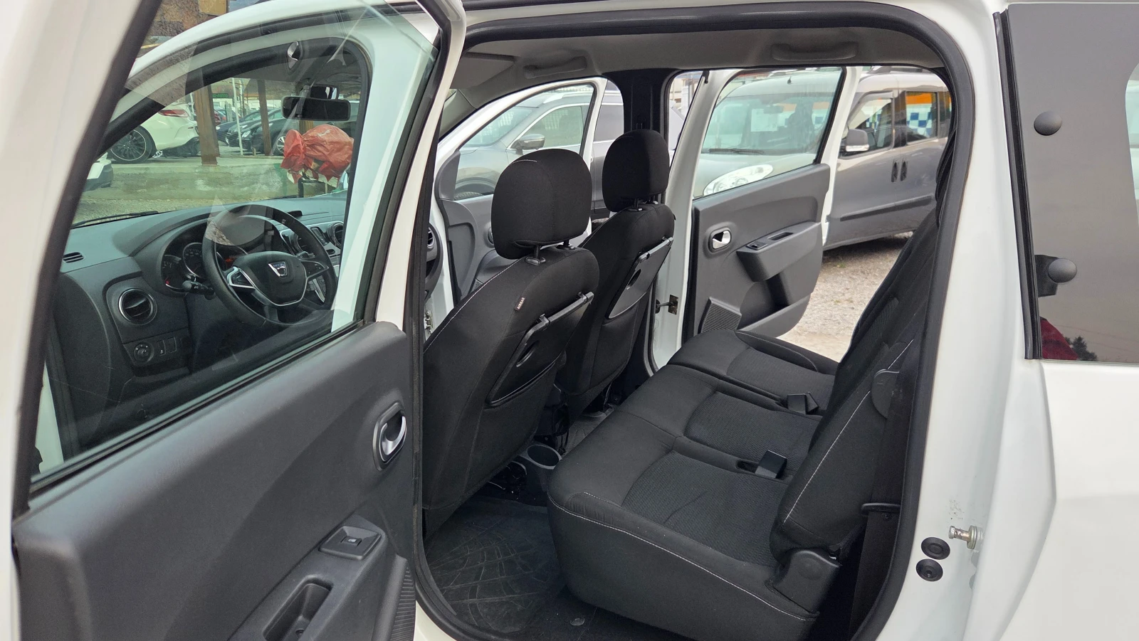 Dacia Lodgy 1.6i ГАЗ.ИНЖ. 6+ 1м., снимка 10 - Автомобили и джипове - 53927552