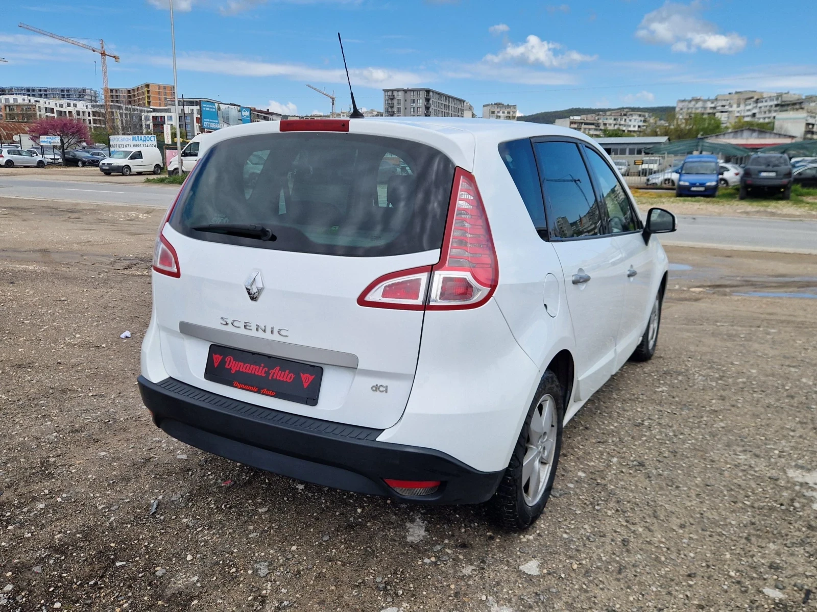 Renault Scenic 1.9 тди /Keyless Go/Регистриран / Лизинг / Бартер , снимка 6 - Автомобили и джипове - 54407045
