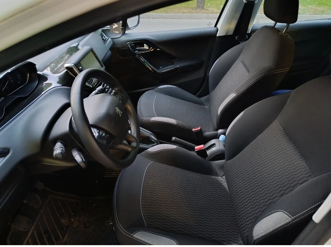 Peugeot 208, снимка 3 - Автомобили и джипове - 54898841