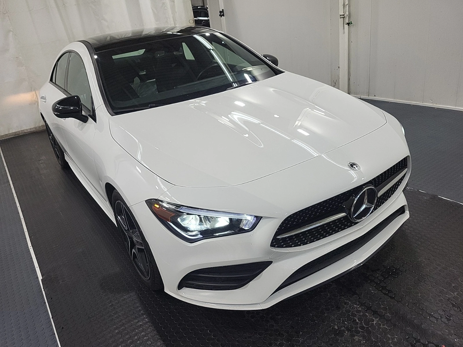 Mercedes-Benz CLA 250 4MATIC * * CARFAX * * АВТО КРЕДИТ * * , снимка 3 - Автомобили и джипове - 55049612