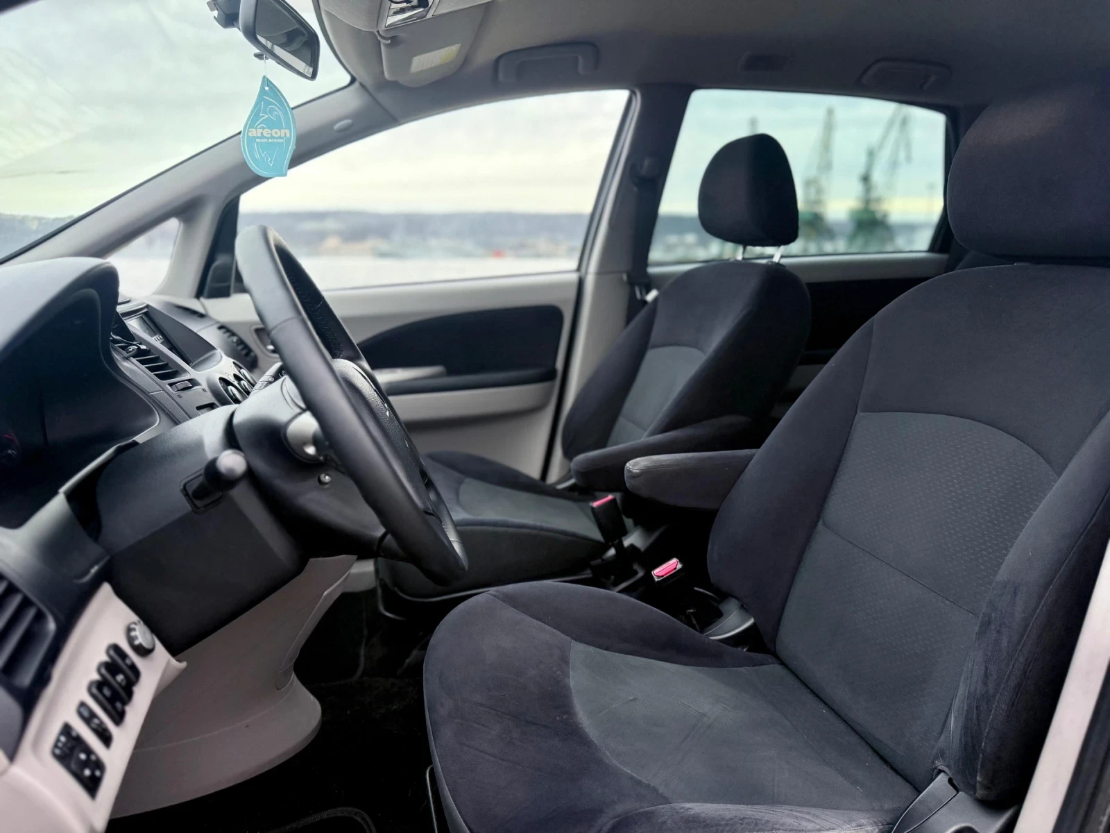Mitsubishi Grandis Автомат/ 7 местен/ , снимка 11 - Автомобили и джипове - 55698587