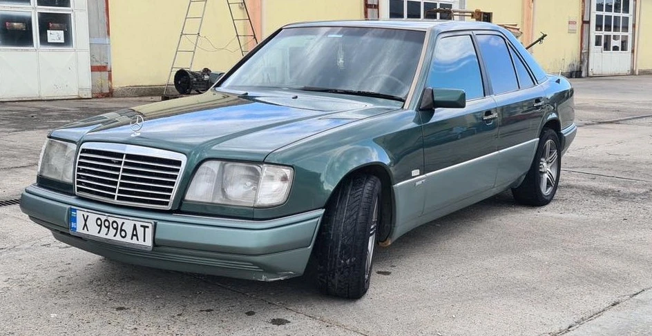 Mercedes-Benz 124 E200
