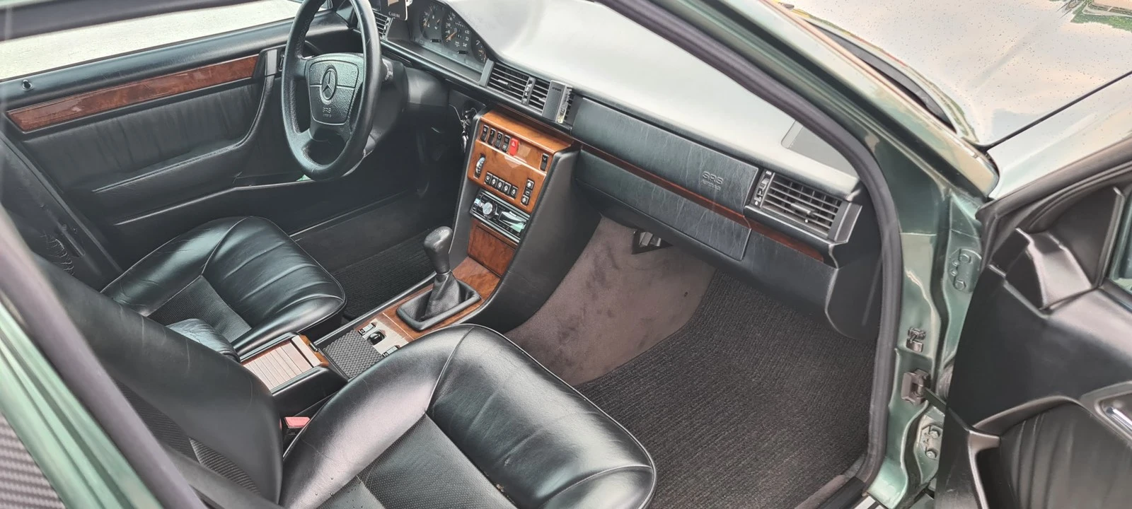 Mercedes-Benz 124 E200, снимка 6 - Автомобили и джипове - 55218539
