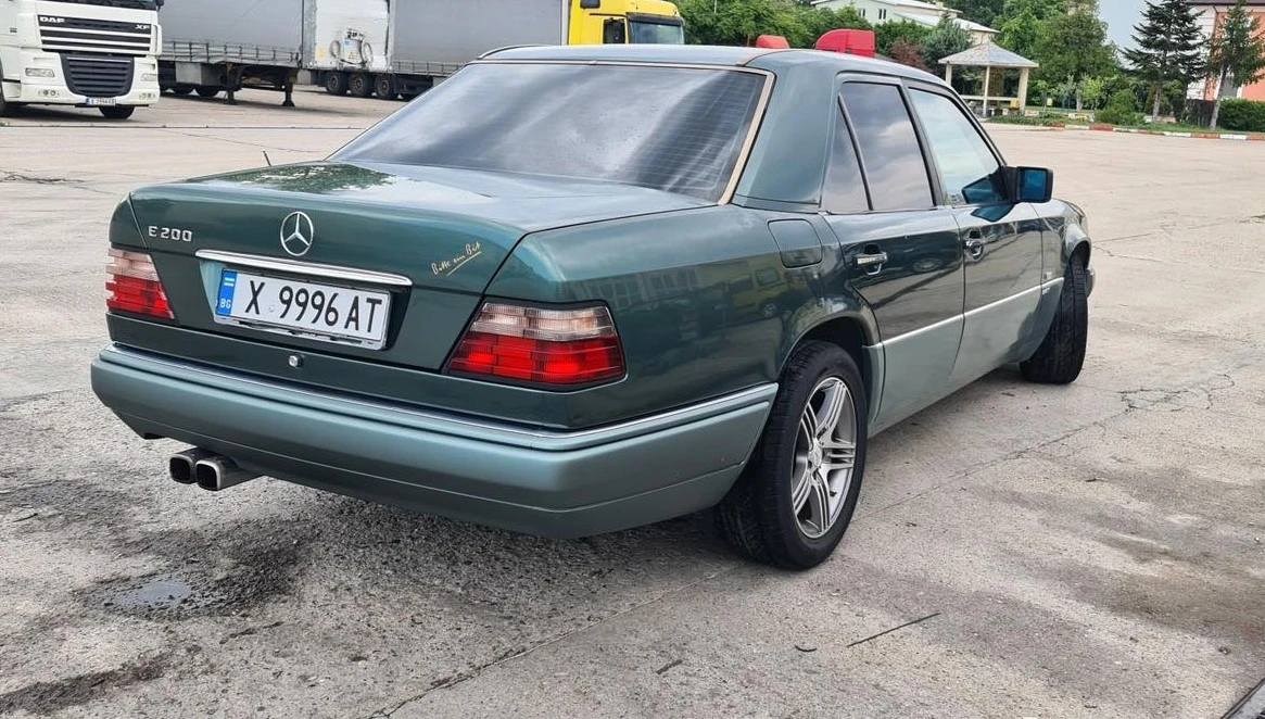 Mercedes-Benz 124 E200, снимка 2 - Автомобили и джипове - 55218539