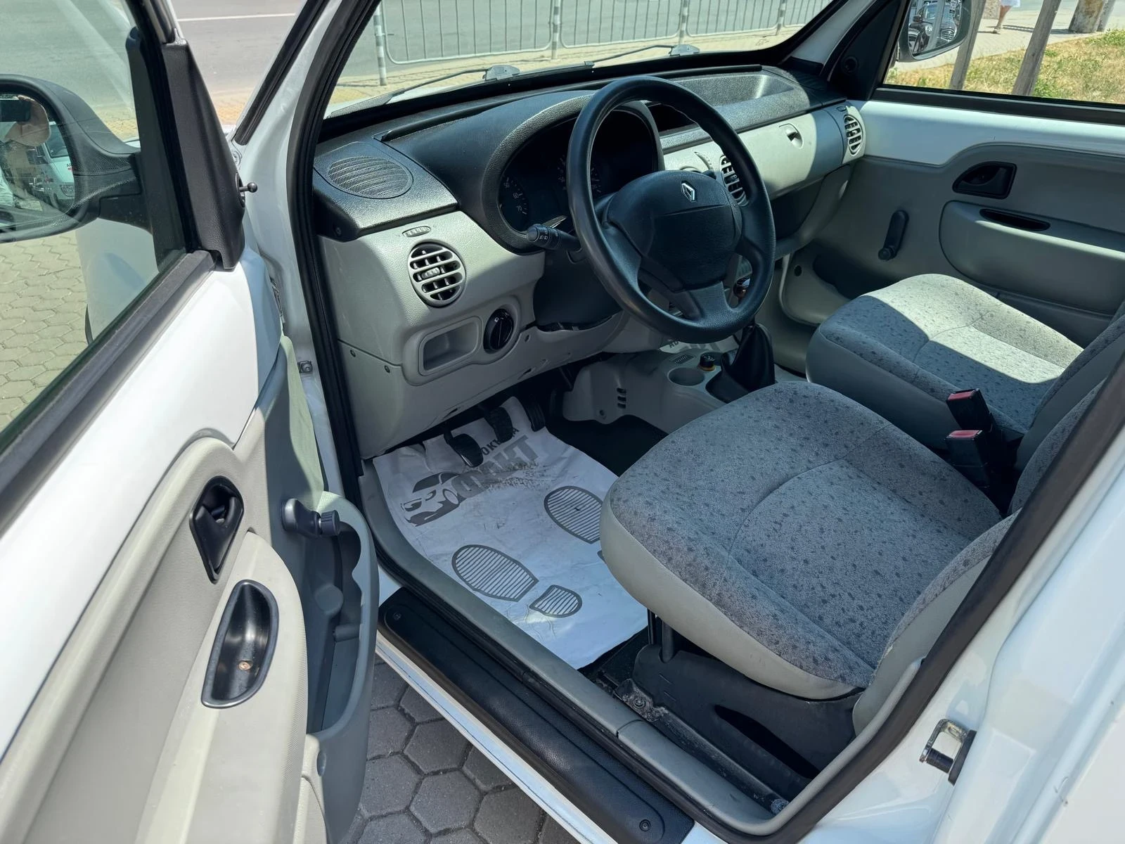 Renault Kangoo 1.5dCi/KLIMA, снимка 6 - Автомобили и джипове - 55265190