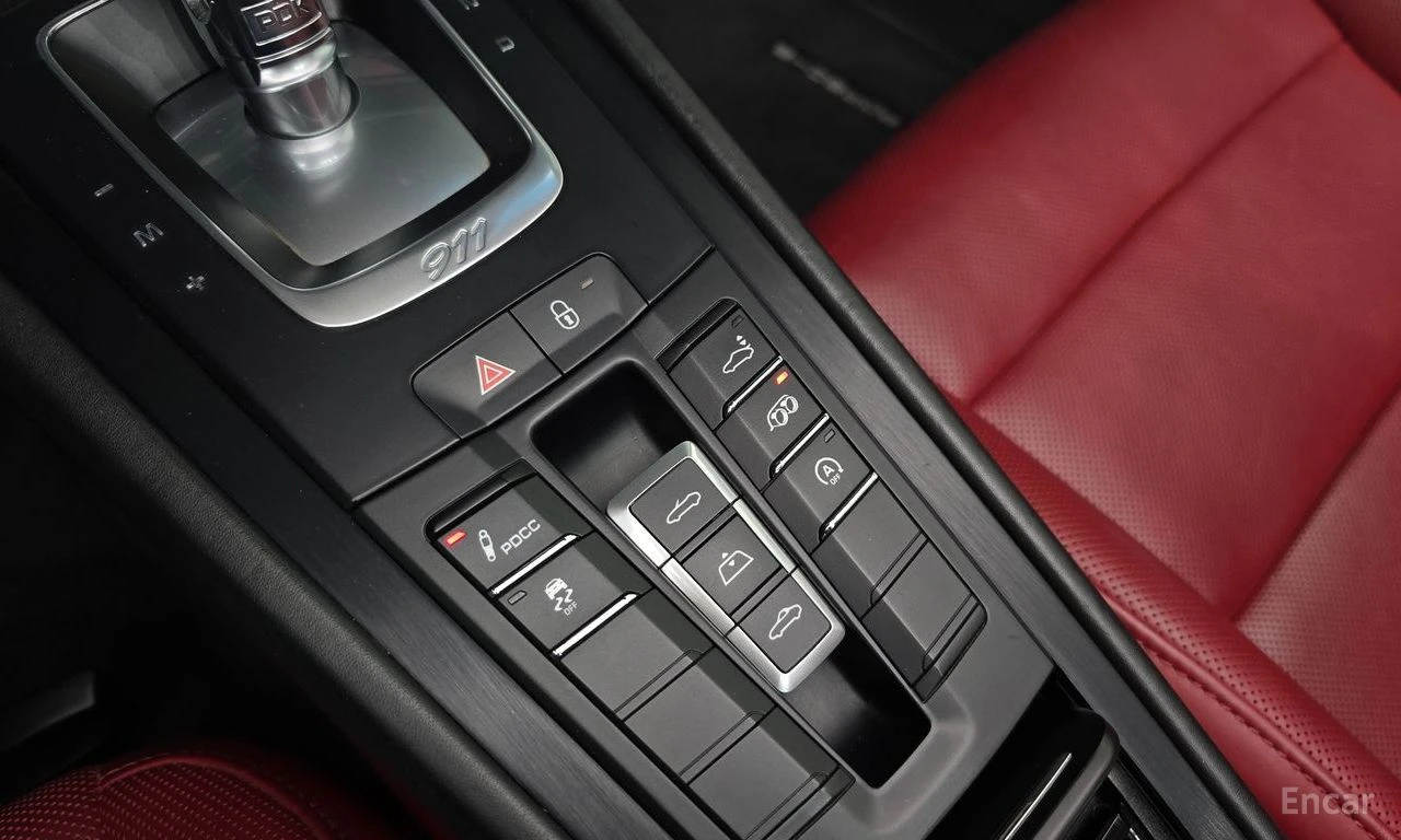 Porsche 911 CARRERA 4* GTS* F1 ВОЛАН* ОБДУХ* БЕЗ ИНЦИДЕНТИ, снимка 15 - Автомобили и джипове - 55352396