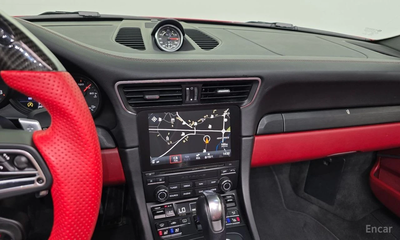 Porsche 911 CARRERA 4* GTS* F1 ВОЛАН* ОБДУХ* БЕЗ ИНЦИДЕНТИ, снимка 12 - Автомобили и джипове - 55352396