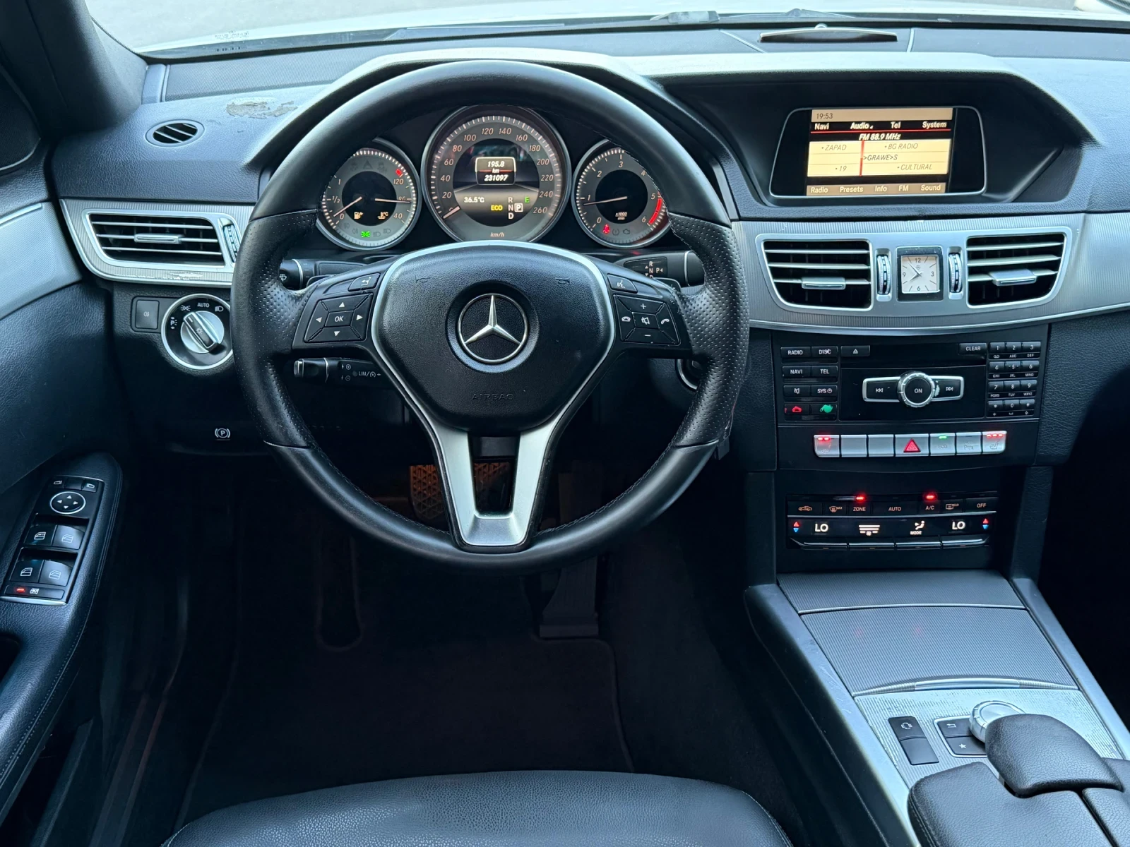 Mercedes-Benz E 220 2.2CDi 170 9G-Tronic Avantgarde, снимка 11 - Автомобили и джипове - 55683834