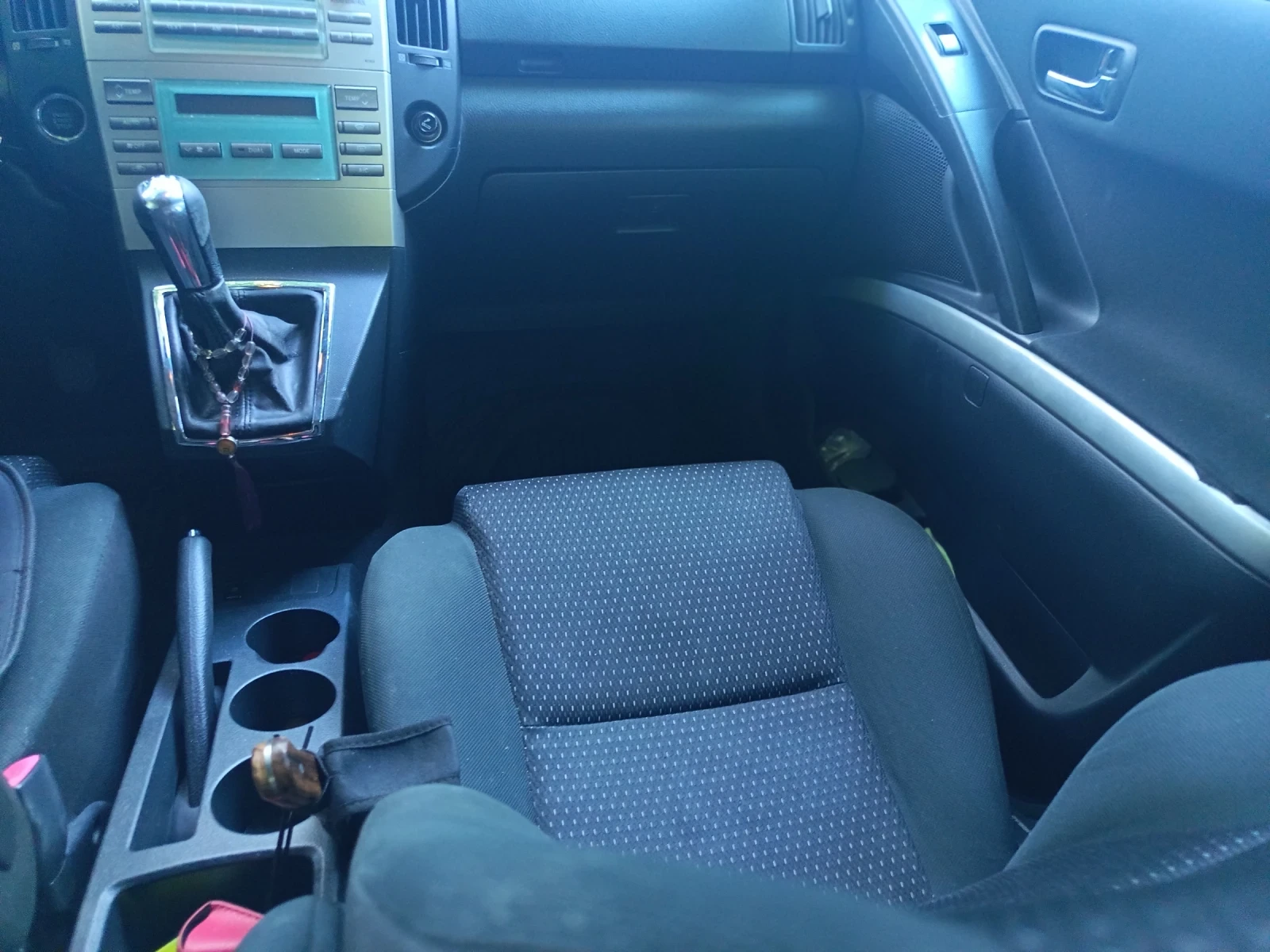 Toyota Corolla verso, снимка 6 - Автомобили и джипове - 55746798