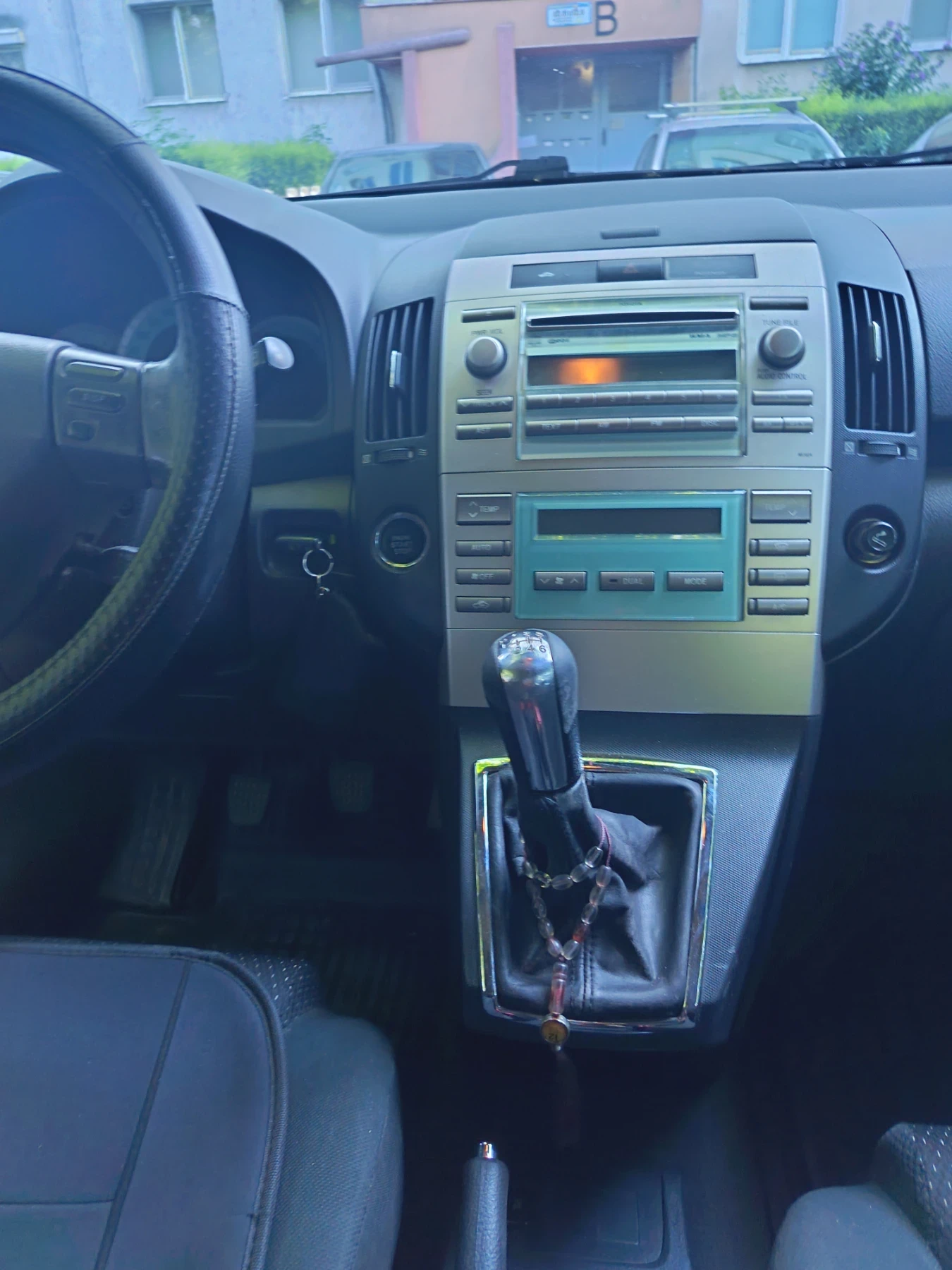 Toyota Corolla verso, снимка 12 - Автомобили и джипове - 55746798
