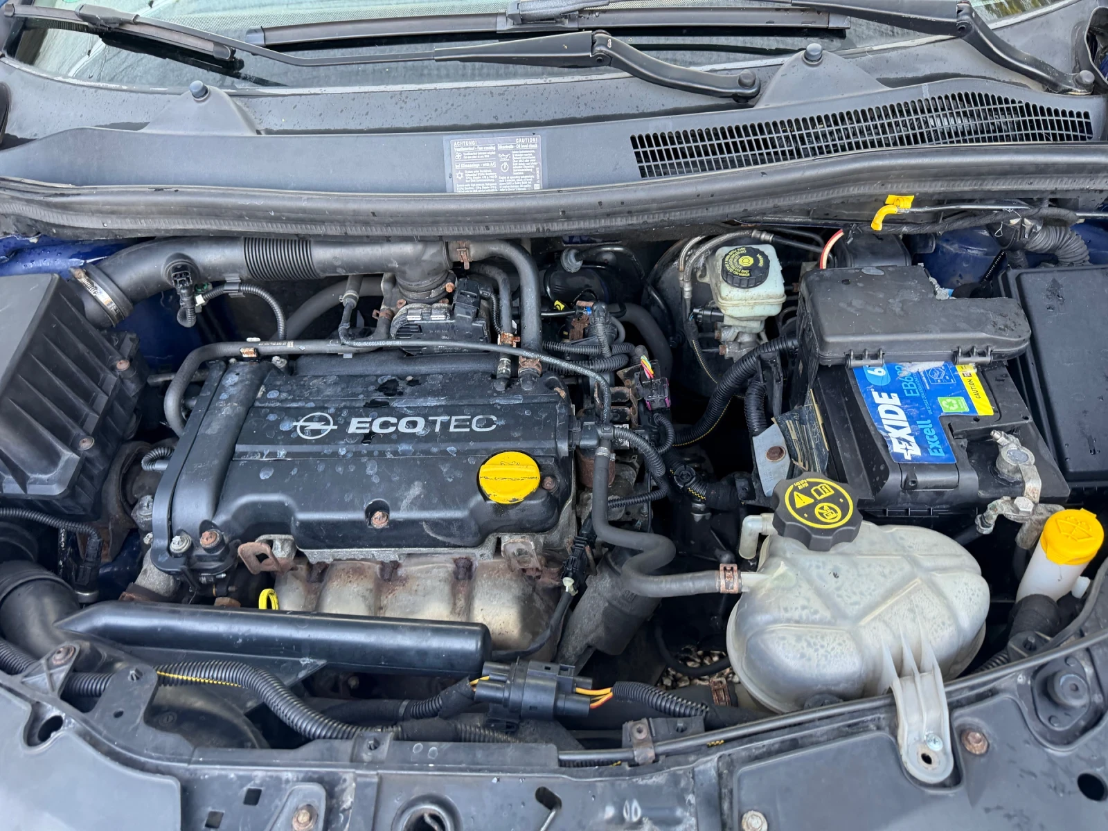 Opel Corsa 1.4 i 90 ks, снимка 10 - Автомобили и джипове - 56205580