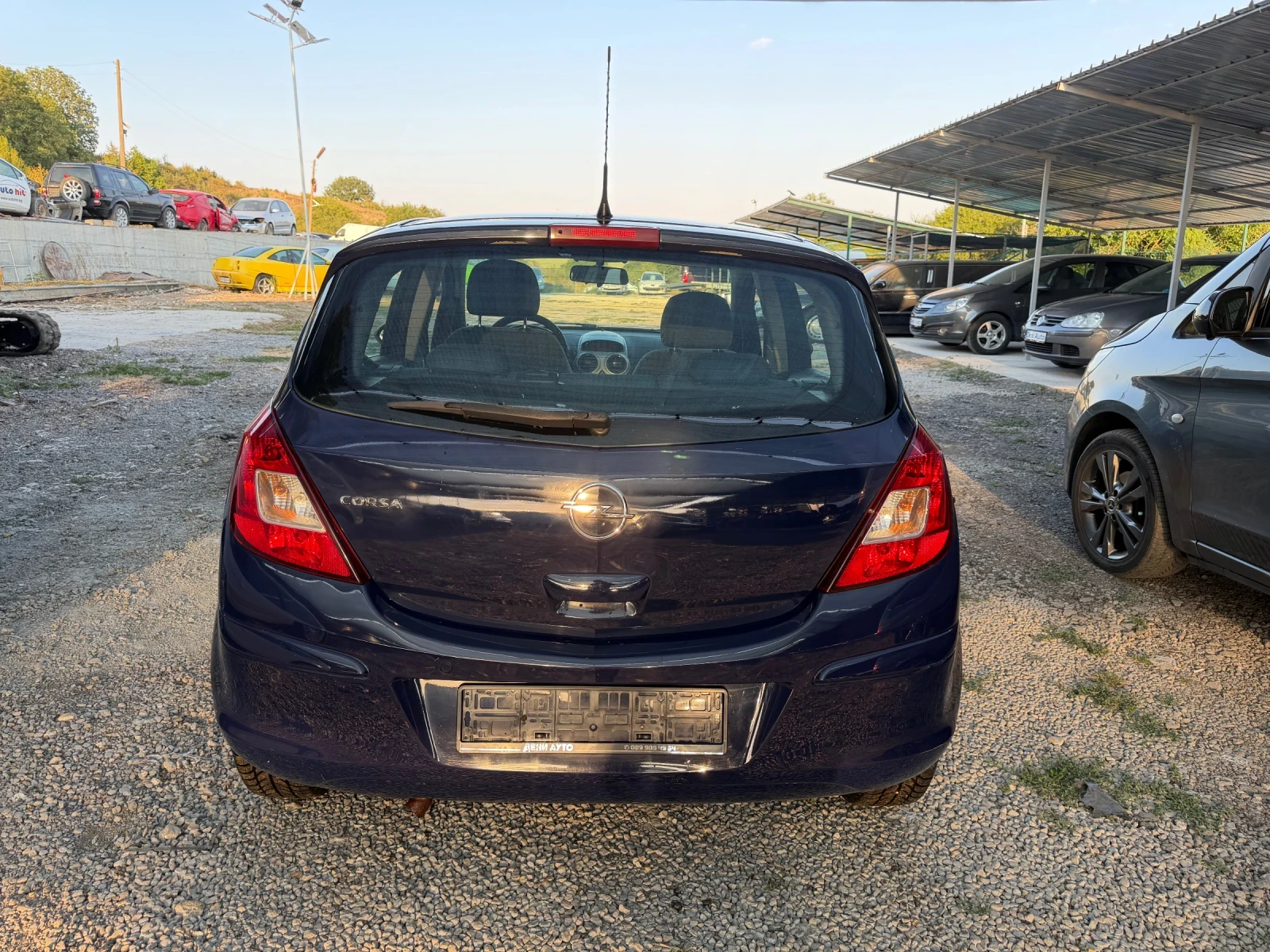 Opel Corsa 1.4 i 90 ks, снимка 5 - Автомобили и джипове - 56205580