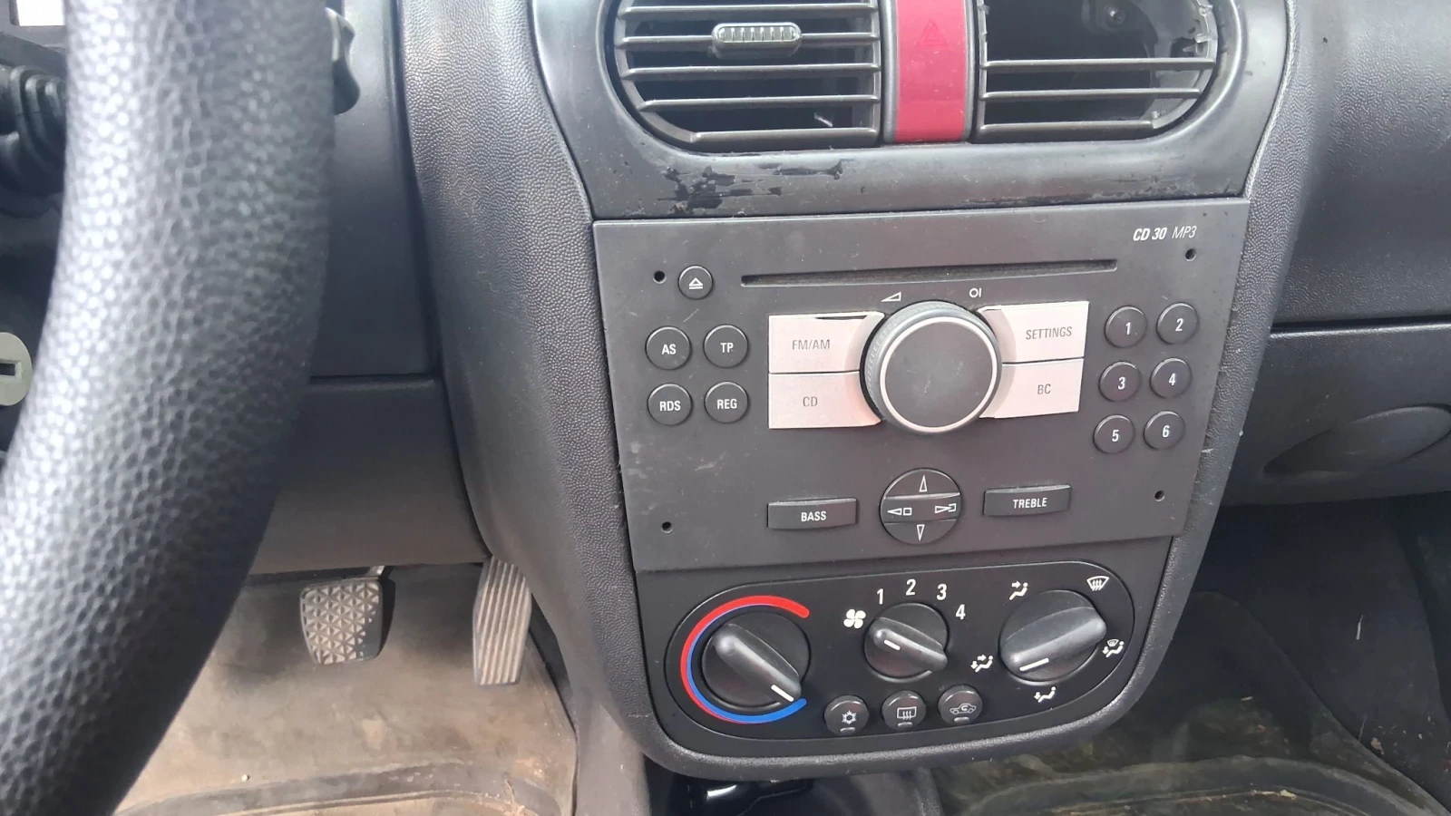 Opel Combo 1.7cdti 101K.C. 4+ 1, снимка 8 - Автомобили и джипове - 56214392