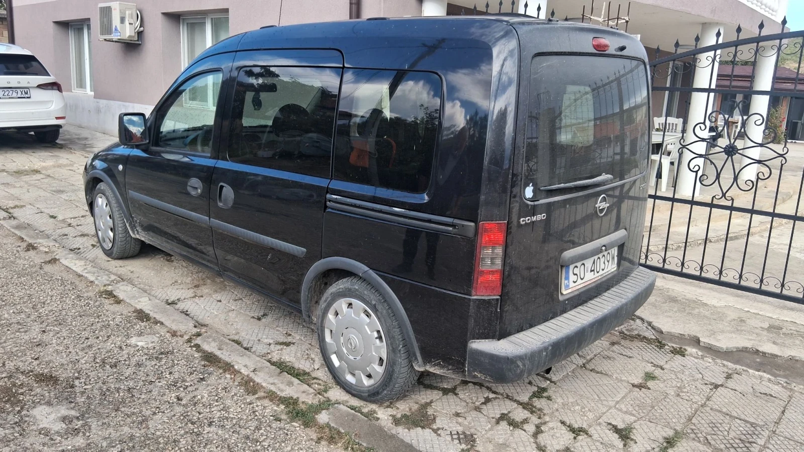 Opel Combo 1.7cdti 101K.C. 4+ 1, снимка 3 - Автомобили и джипове - 56214392