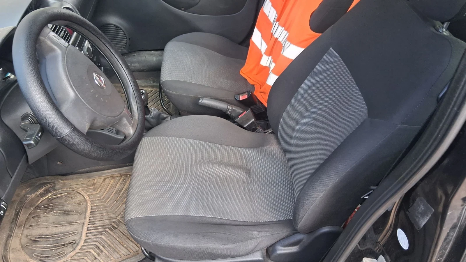 Opel Combo 1.7cdti 101K.C. 4+ 1, снимка 6 - Автомобили и джипове - 56214392