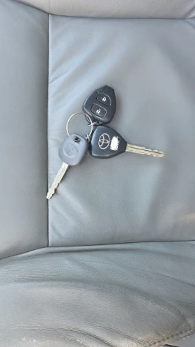 Toyota Hilux 3.0  D-4DКлиматроник 4X4, снимка 7 - Автомобили и джипове - 53643281