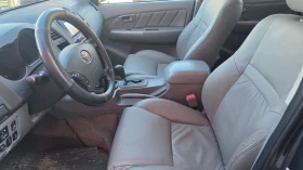Toyota Hilux 3.0  D-4DКлиматроник 4X4, снимка 17 - Автомобили и джипове - 53643281