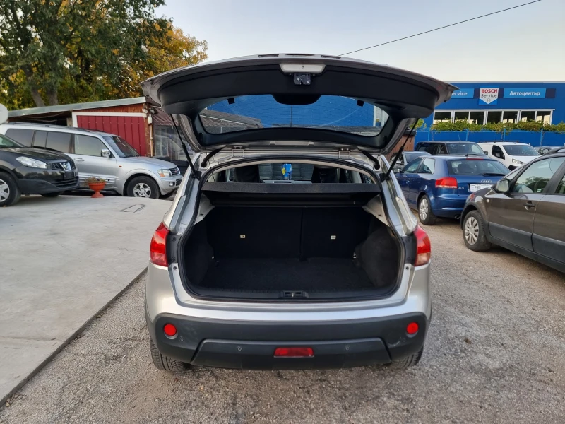 Nissan Qashqai 2.0DCI , снимка 13 - Автомобили и джипове - 47640602