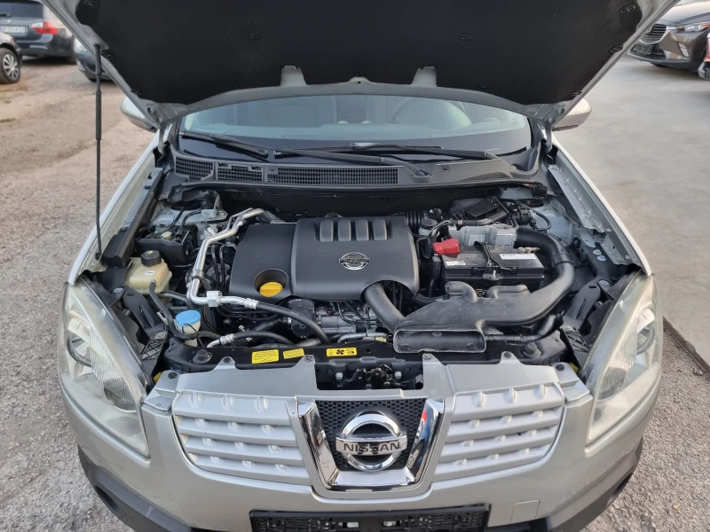 Nissan Qashqai 2.0DCI , снимка 17 - Автомобили и джипове - 47640602